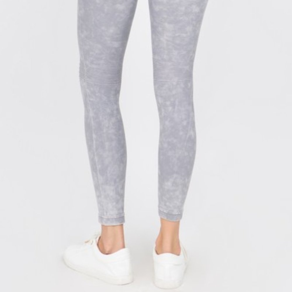 Vintage Wash Moto Detailed Seamless Tights - Picture 3 of 7